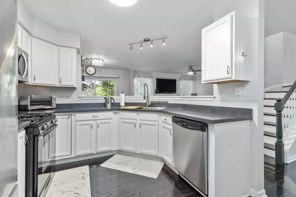 Aurora, IL 60502,2395 Stoughton CIR