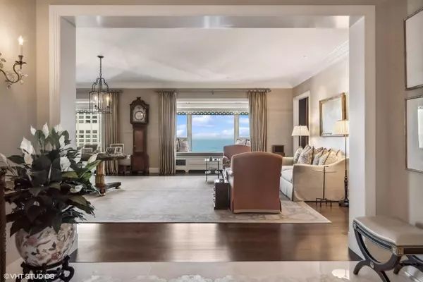 Chicago, IL 60611,800 N MICHIGAN AVE #3501