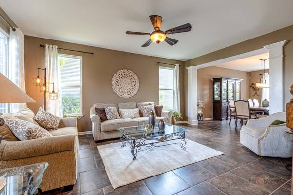 Lindenhurst, IL 60046,724 Porter CIR