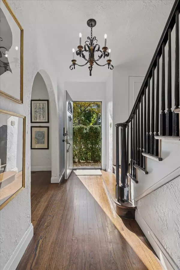 Libertyville, IL 60048,420 W Cook AVE