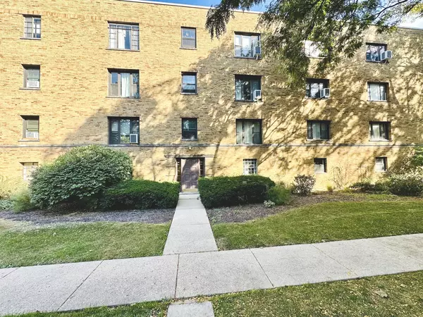 River Forest, IL 60305,1555 Monroe AVE #2