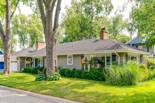 Libertyville, IL 60048,164 Coolidge AVE