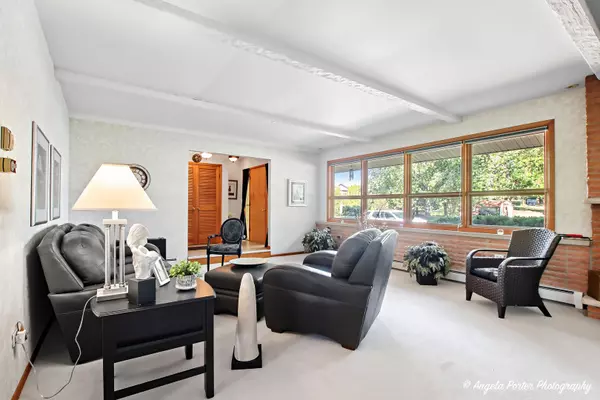 Antioch, IL 60002,558 1st ST