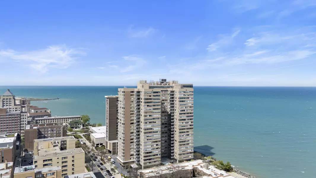 6301 N Sheridan RD #11A, Chicago, IL 60660