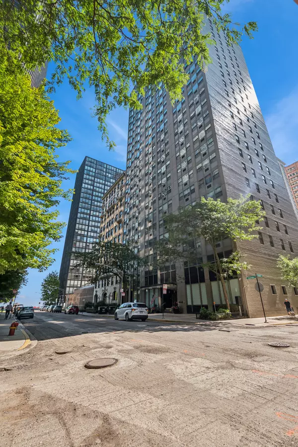 253 E Delaware PL #20G-E, Chicago, IL 60611