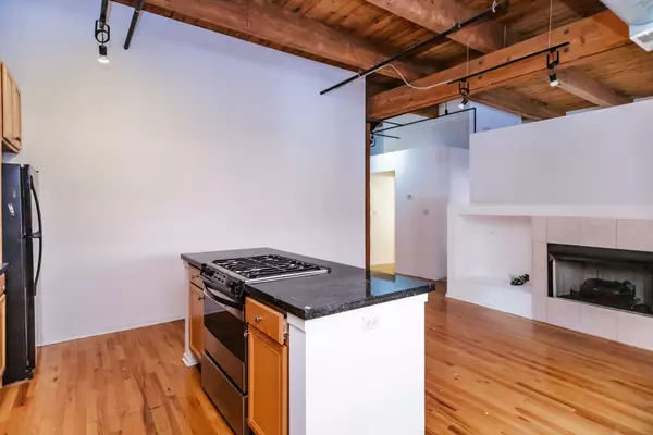Chicago, IL 60661,625 W Jackson BLVD #212
