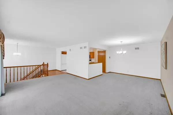 Orland Park, IL 60467,10935 California CT #185