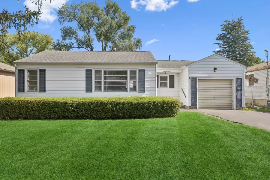 1612 Knoll AVE, Mchenry, IL 60050
