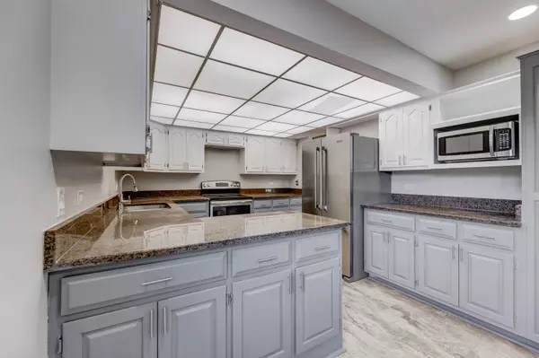 Palos Heights, IL 60463,12626 S London LN S #2