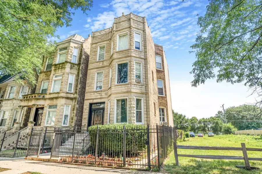 5225 S Indiana AVE, Chicago, IL 60615