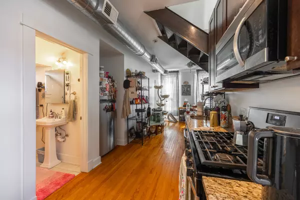 Chicago, IL 60608,1643 S Throop ST #3R