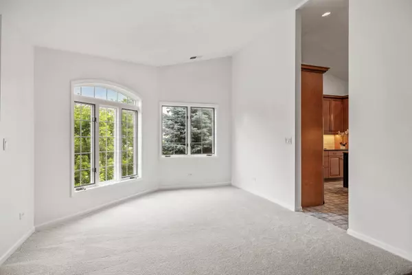 Western Springs, IL 60558,5303 COMMONWEALTH AVE #5303