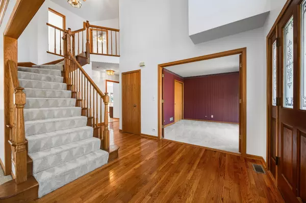 Lombard, IL 60148,511 Graywood DR