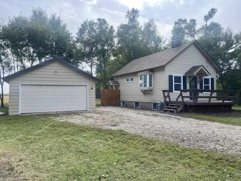 15601 W South ST, Woodstock, IL 60098