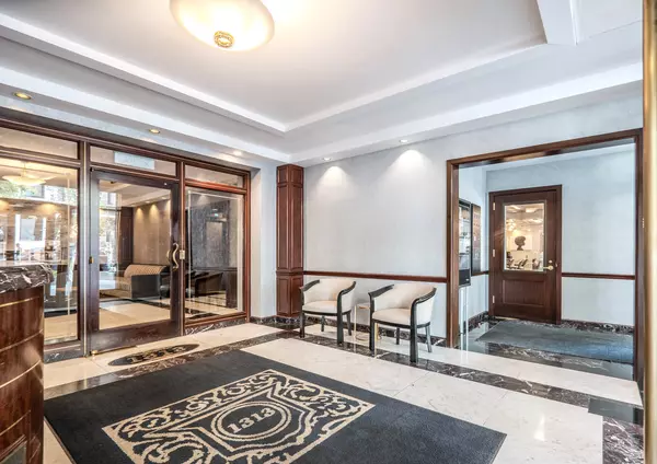 Chicago, IL 60610,1313 N Ritchie CT #901