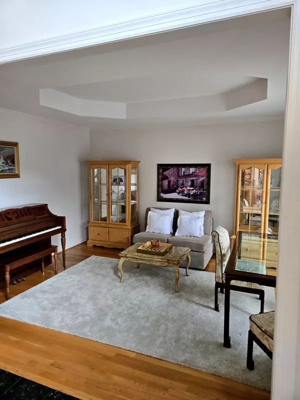 Palatine, IL 60067,4941 Emerson AVE