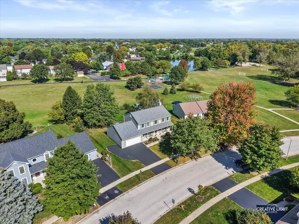 135 Chesterfield DR, Oswego, IL 60543