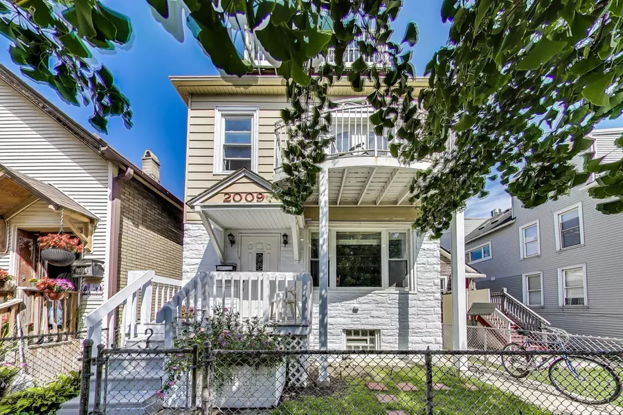 2009 N Bingham ST, Chicago, IL 60647