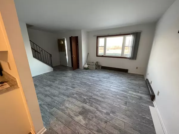 Oswego, IL 60543,11-13 W Anchor RD