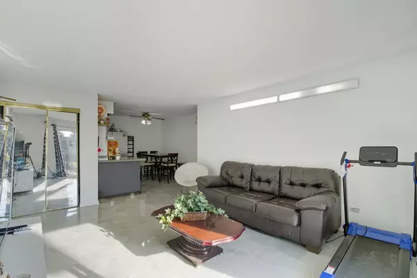 Glendale Heights, IL 60139,1111 Bloomingdale RD #1A