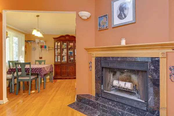 Deerfield, IL 60015,20831 N Maple CT