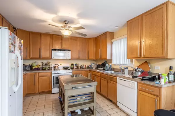 Lynwood, IL 60411,2285 Queensbridge DR