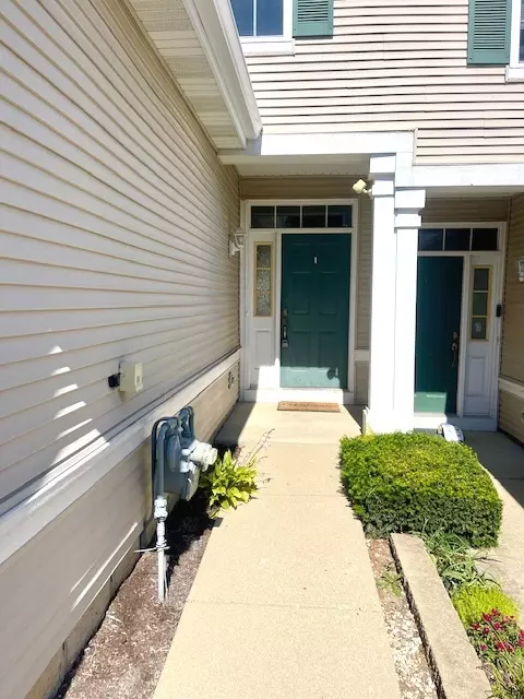 Round Lake, IL 60073,386 N Keswick CIR