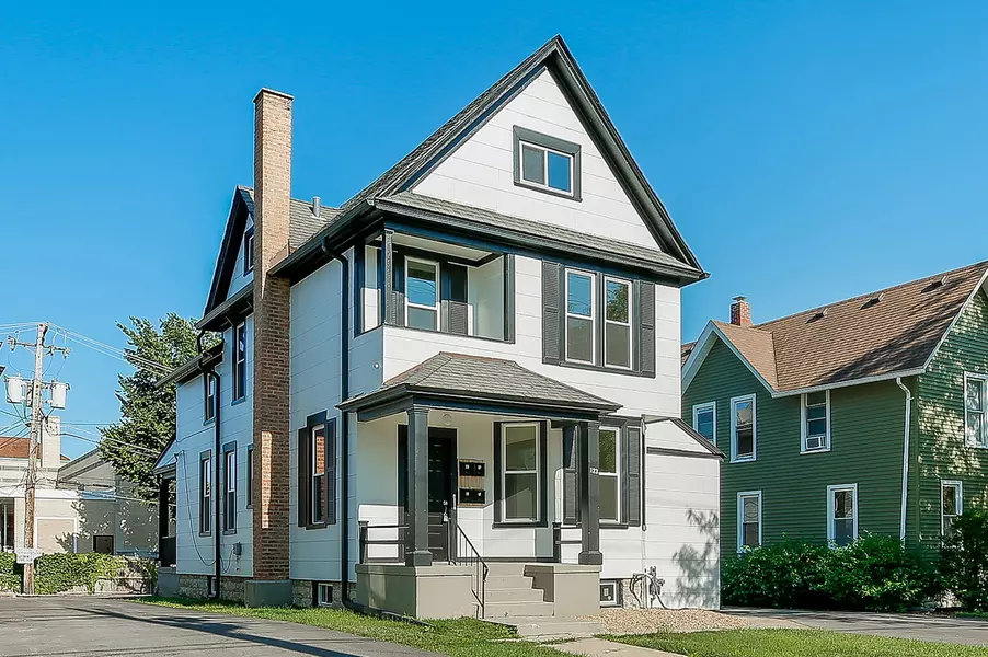 123 N West ST, Wheaton, IL 60187