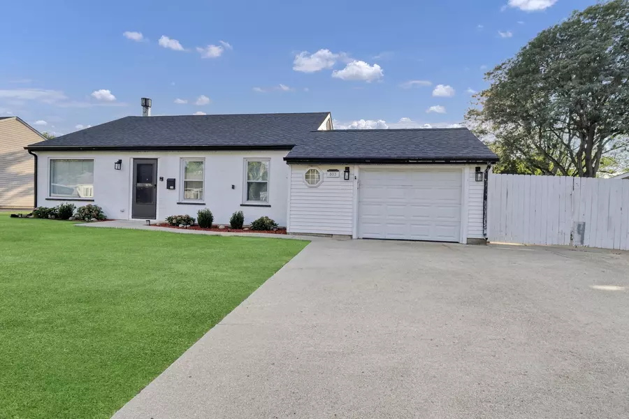 803 Forest DR, Streamwood, IL 60107