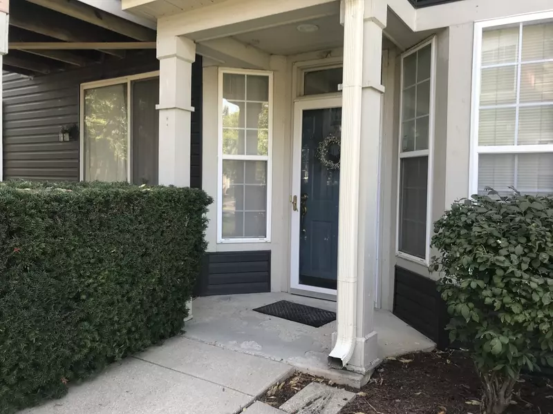 169 E Lake Ridge DR, Glendale Heights, IL 60139