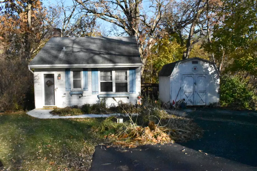 2728 Crystal Lake RD, Cary, IL 60013