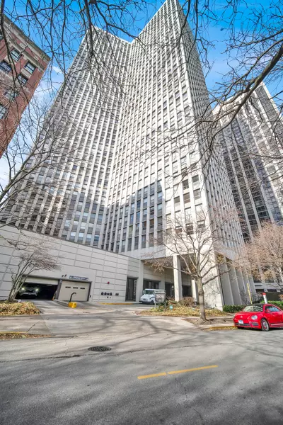 2626 N Lakeview AVE #2703, Chicago, IL 60614