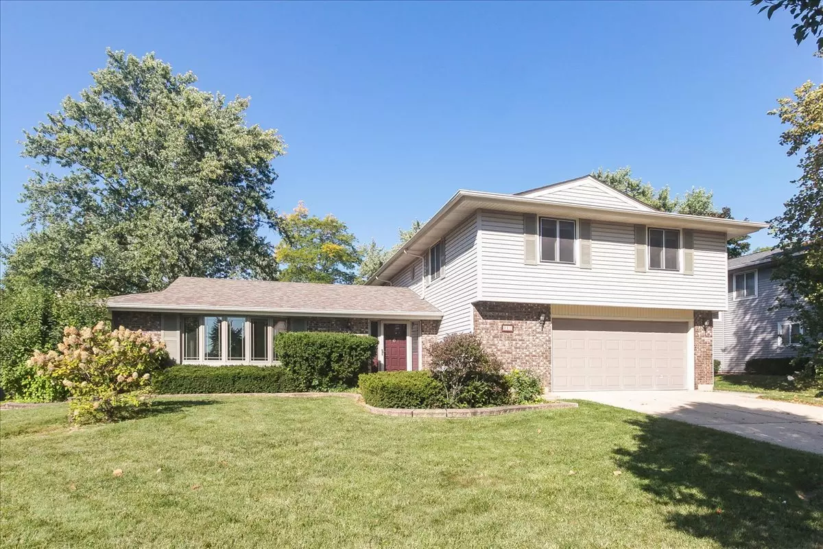 Schaumburg, IL 60193,220 Kemah LN