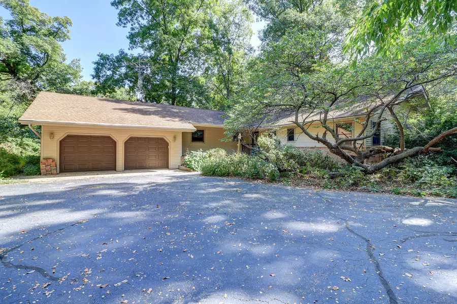 20644 White Oaks RD, Morrison, IL 61270