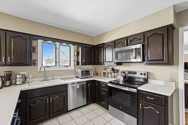 Dekalb, IL 60115,21182 Virginia RD