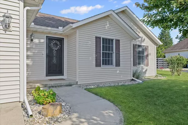 Mahomet, IL 61853,106 Juniper DR