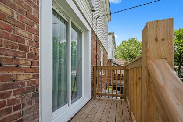 Bellwood, IL 60104,3415 Adams ST