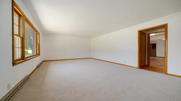 Rockford, IL 61103,7774 Old River RD