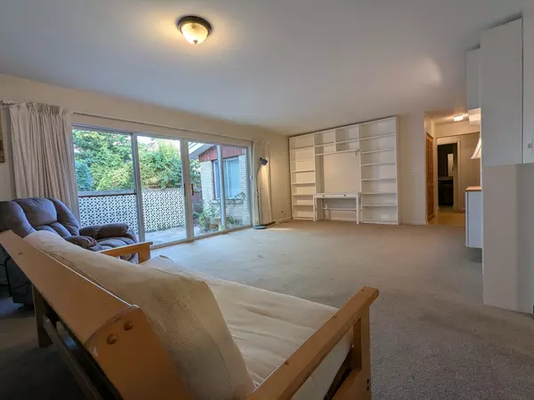 Chicago, IL 60626,1958 W Morse AVE #B