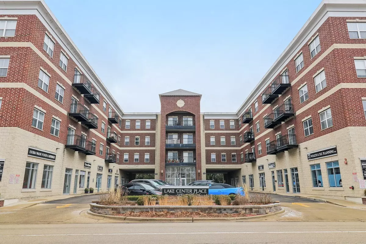 Grayslake, IL 60030,10 N Lake ST #307