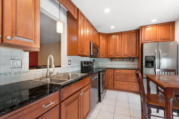 Aurora, IL 60504,205 Raintree CT