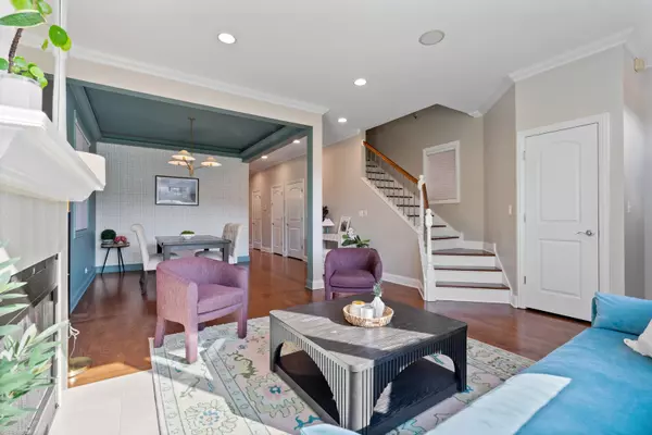 Chicago, IL 60647,2151 N Oakley AVE