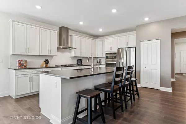 Yorkville, IL 60560,2096 Country Hills DR