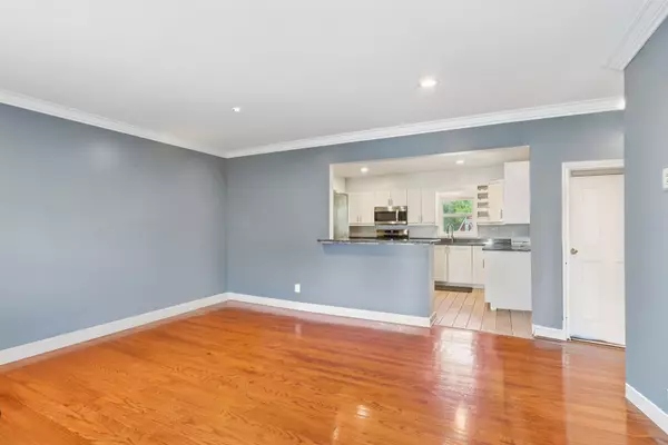 Joliet, IL 60435,1112 Rosary LN