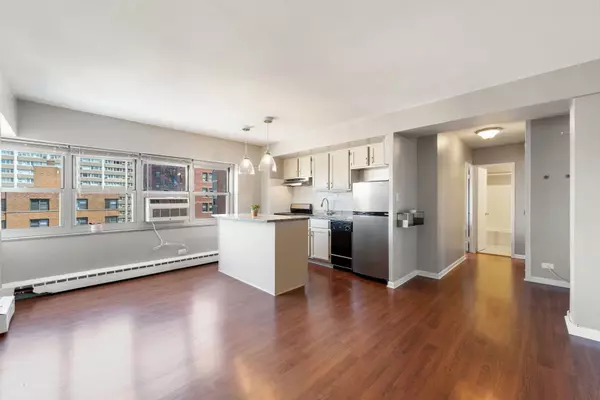 Chicago, IL 60640,4970 N Marine DR #825