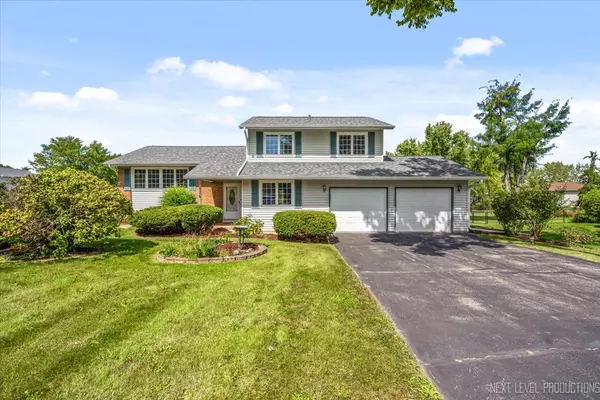38W144 Beckman TRL, Elgin, IL 60124