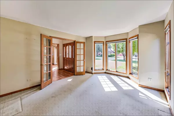 Arlington Heights, IL 60004,209 N Douglas AVE