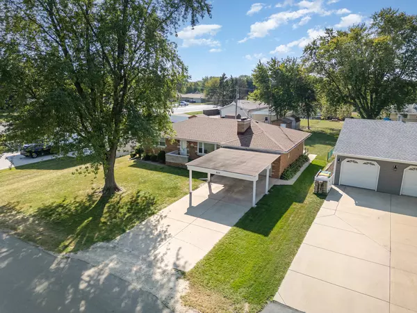 Joliet, IL 60435,803 Magnolia DR