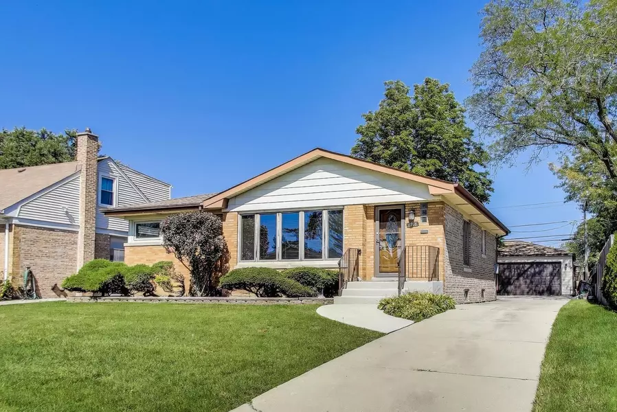 6936 W Oakton CT, Niles, IL 60714