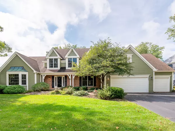 441 Country LN, Crystal Lake, IL 60012